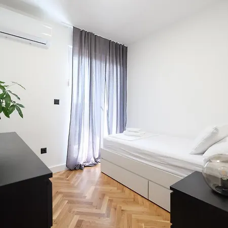 Zenith Oasis アパート